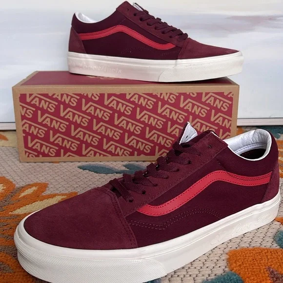 Vans Men’s Old Skool
Secret Lover Port Royale
VN0007NT4QU
Sneakers - Picture 2 of 16